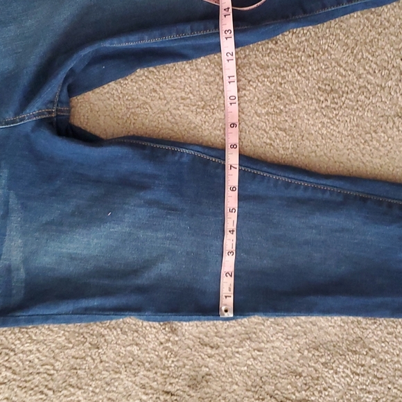 High Rised Jeans - Picture 5 of 6